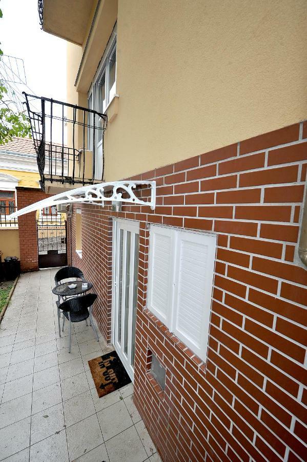 Pure Apartman Pécs Exteriör bild