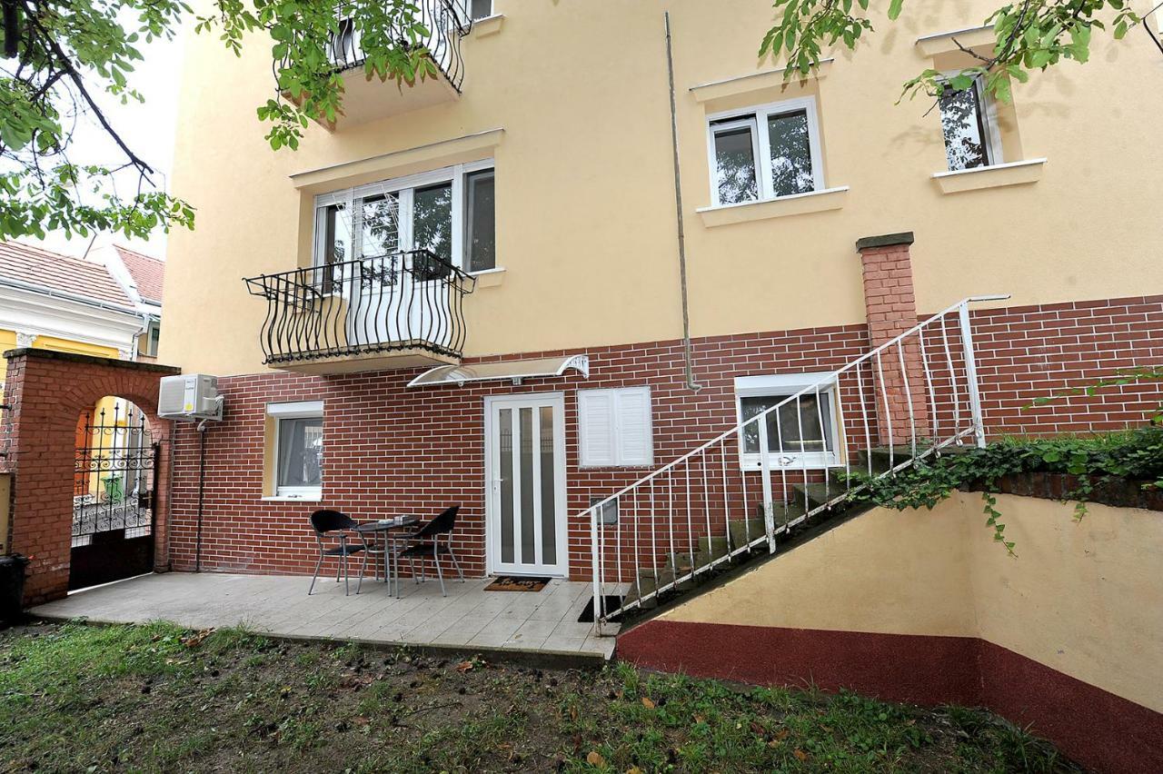 Pure Apartman Pécs Exteriör bild